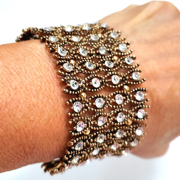 Vintage Jewelry - VTG Rhinestone filigree Goldmesh Bracelet